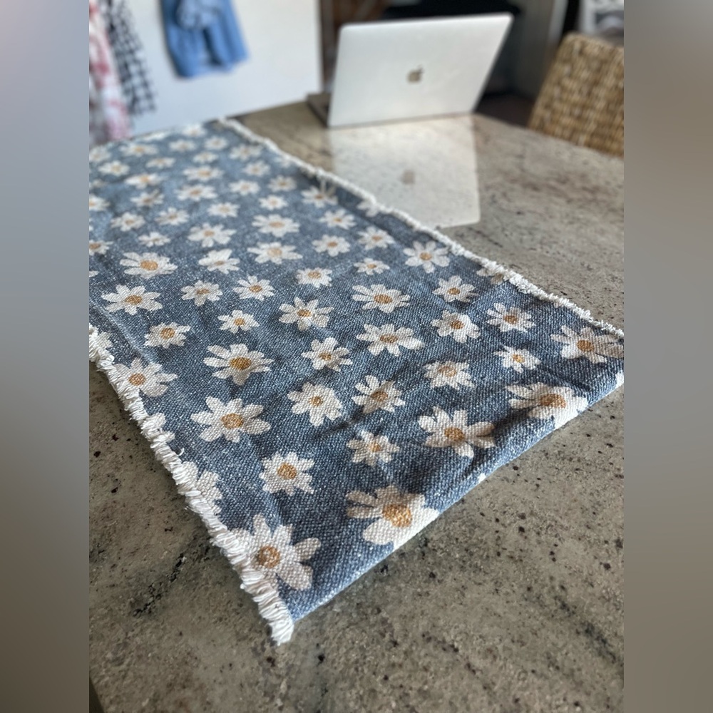 70 Inch Dining Room Table Daisy & Denim Runner